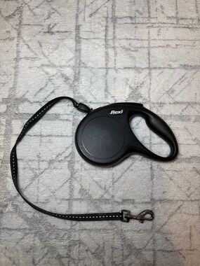 Flexi Classic Cord Retractable Dog Leash, Medium, Black